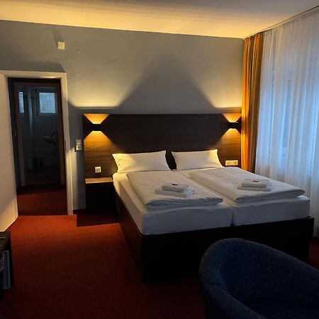 Altes Doktorhaus - Hotel Garni ヴィリンゲン エクステリア 写真