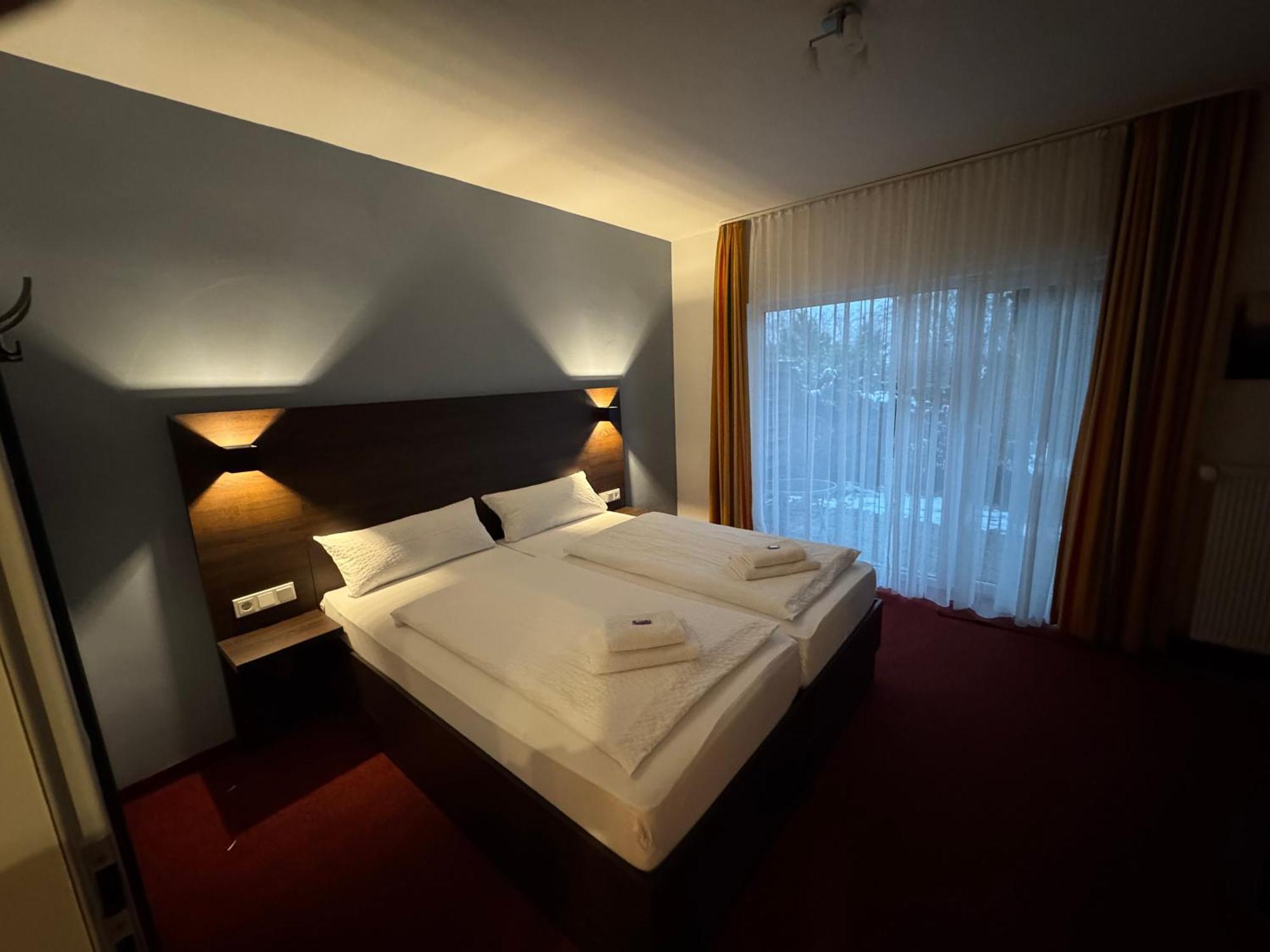 Altes Doktorhaus - Hotel Garni ヴィリンゲン エクステリア 写真