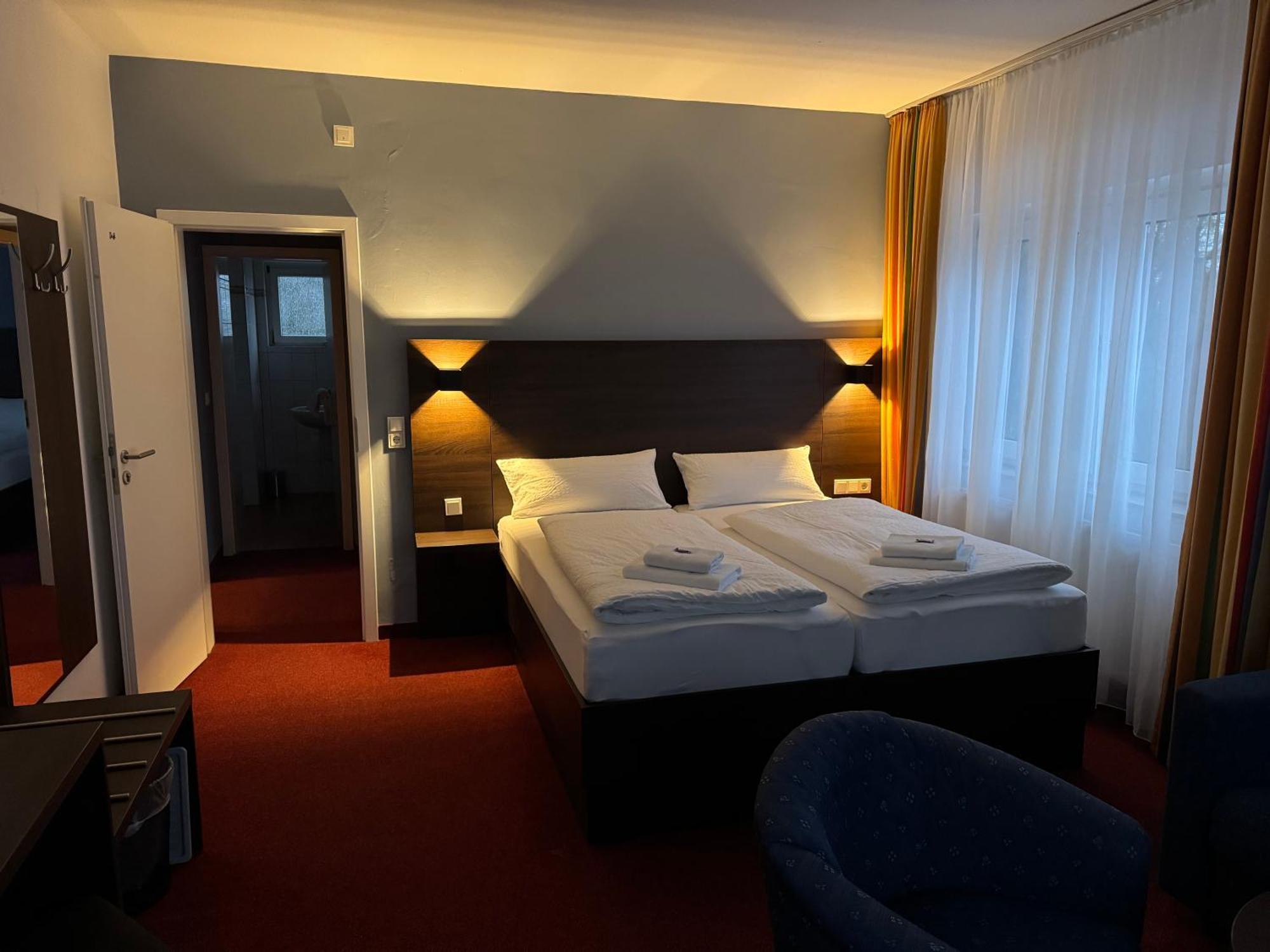 Altes Doktorhaus - Hotel Garni ヴィリンゲン エクステリア 写真