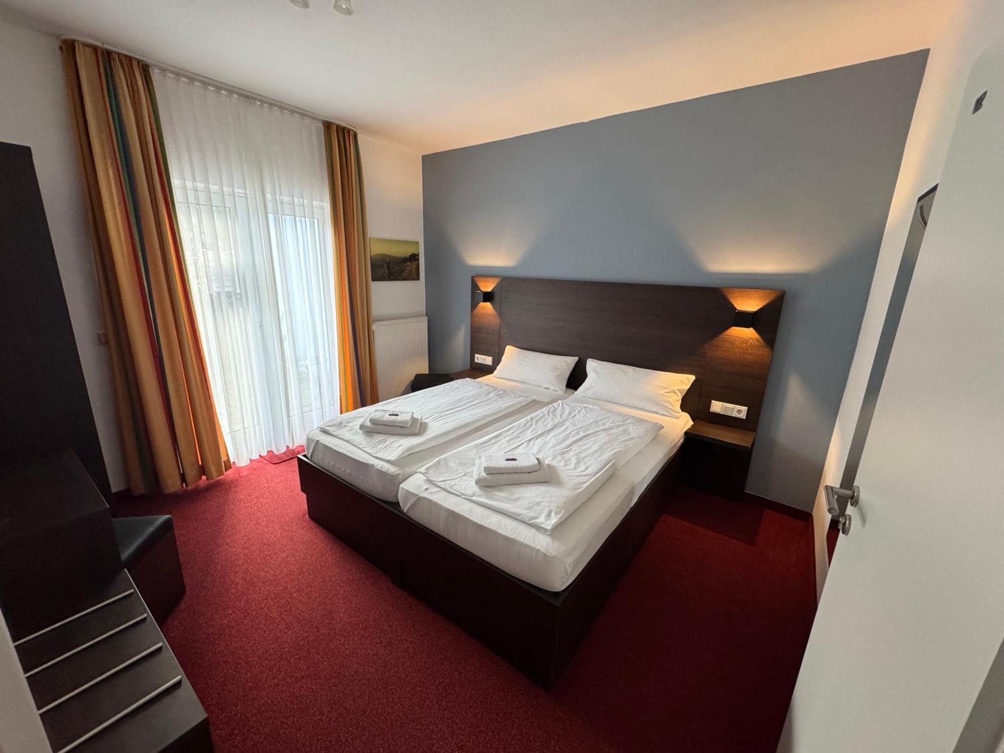 Altes Doktorhaus - Hotel Garni ヴィリンゲン エクステリア 写真